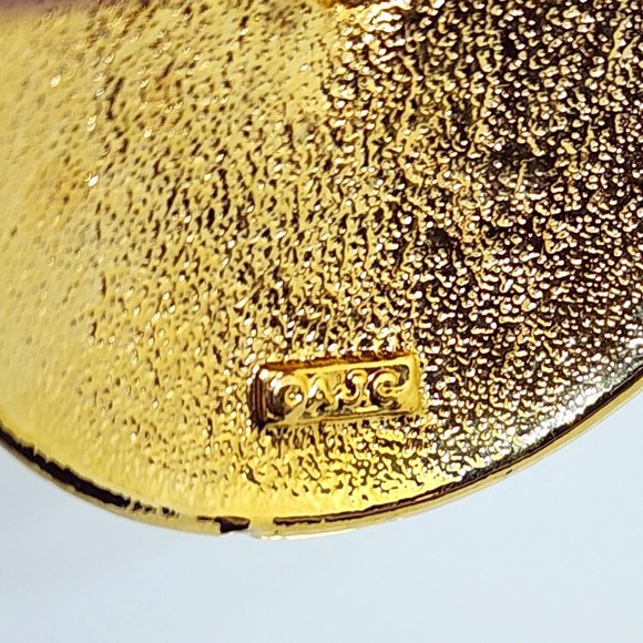 Vintage AJC Goldtone Golf Tee with White Enamel Golf Ball Cross Clubs Pin Brooch - Picture 6 of 7